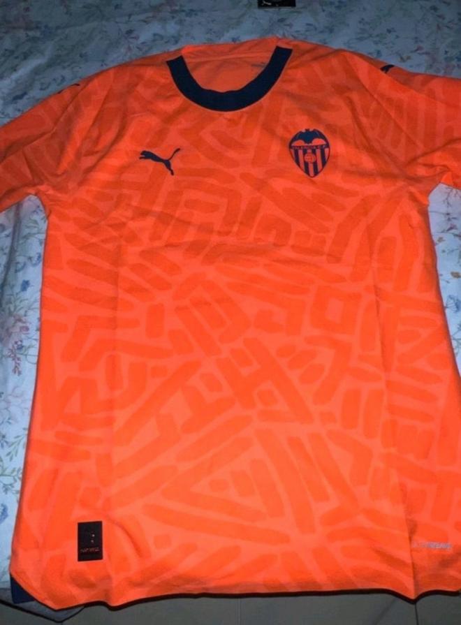 Segunda camiseta del Valencia CF 2023-24