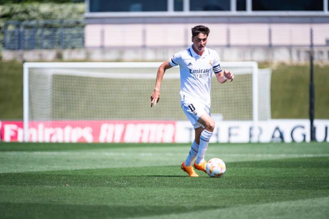 Dotor en un lance de juego con el Real Madrid Castilla. (Foto: Cordon Press)