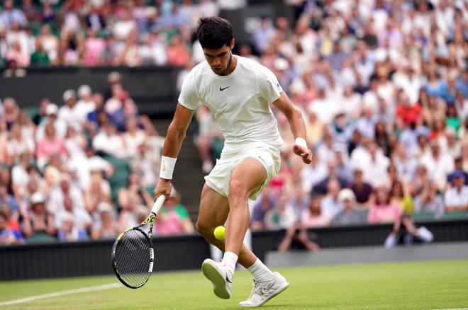 Carlos Alcaraz, en Wimbledon (Foto: Cordon Press).