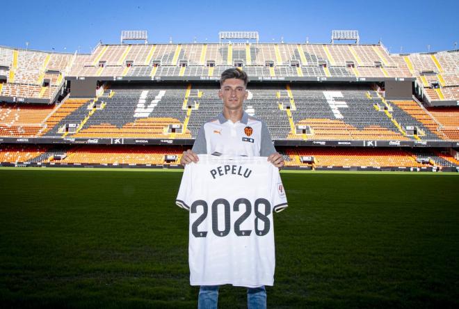 El primer sueño de Pepelu pasa por Mestalla y por Baraja: sé lo buen mediocentro que era