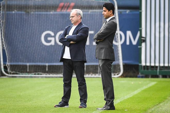 Luis Campos y Nasser Al-Khelaïfi, durante una sesión de entrenamiento del Paris Saint-Germain (Foto: Cordon Press)