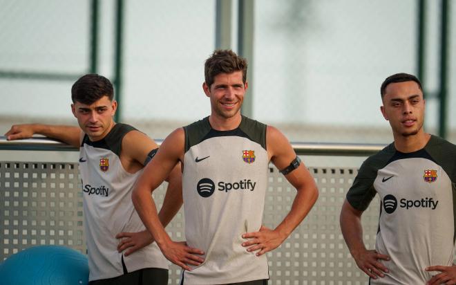 Pedri, Sergi Roberto y Dest, en una sesión del Barcelona (Foto: FCB).