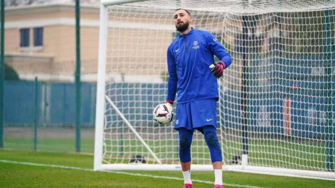 Donnarumma entrenando con el PSG