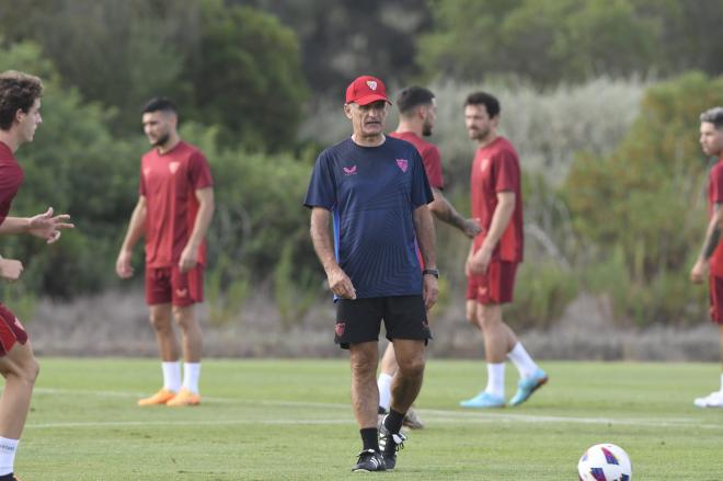 Mendilibar, durante un entrenamiento en Montecastillo (Foto: Kiko Hurtado).