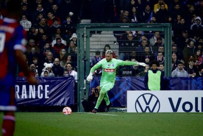 Keylor Navas jugando con el PSG