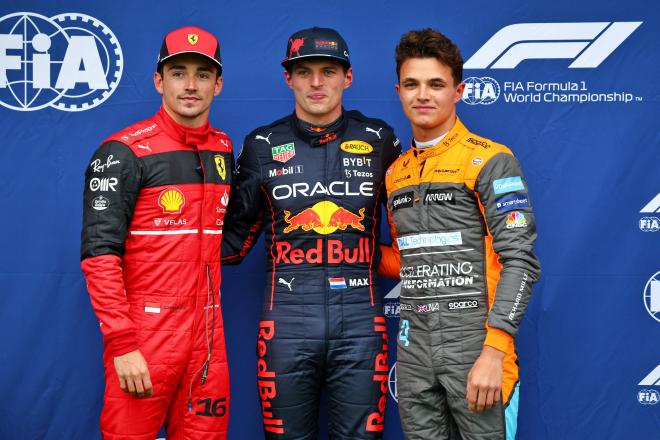 Charles Leclerc, Max Verstappen y Lando Norris, posan juntos en el GP de Imola 2022 (Cordon Press)