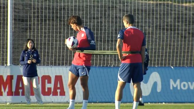 Joao Félix hace piña con Azpilicueta en el entrenamiento del Atleti