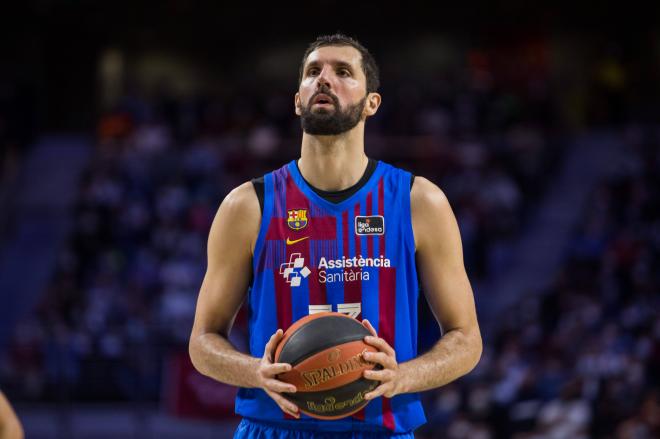 Nikola Mirotic, en un partido con el Barça