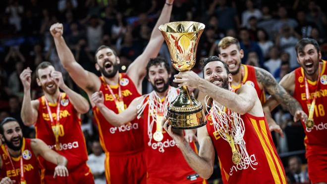 La Selección Española de Baloncesto levanta la Copa del Mundo 2019 (Foto: FIBA)