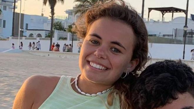 Elena Morales, jugadora del Club Voleibol de Jerez, muere a los 16 años