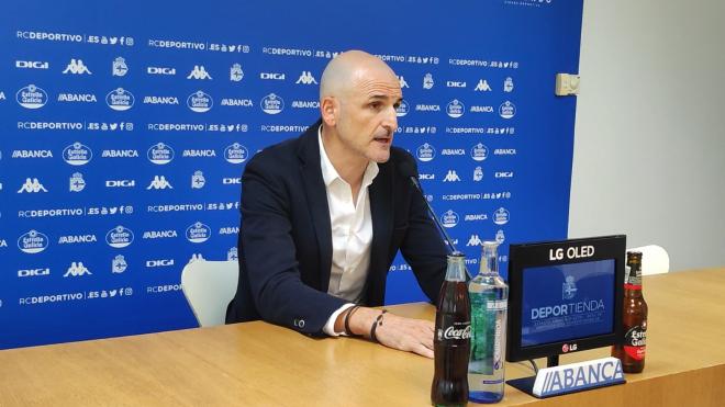 Fernando Soriano, en una rueda de prensa del Dépor.
