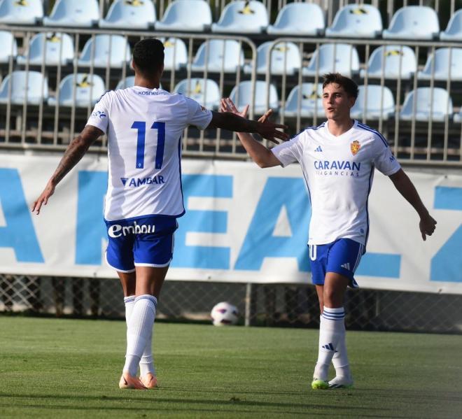 Maikel Mesa celebra con Pablo Cortés (Foto: Twitter Real Zaragoza)