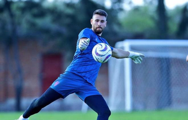 El jugador del Athletic Club Unai Simón entrenando en México (Foto: Necaxa).