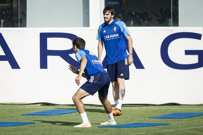 Eugeni en un entrenamiento del Real Zaragoza (Foto: Daniel Marzo).