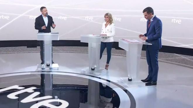 Santiago Abascal, Yolanda Díaz y Pedro Sánchez durante el debate. (RTVE)