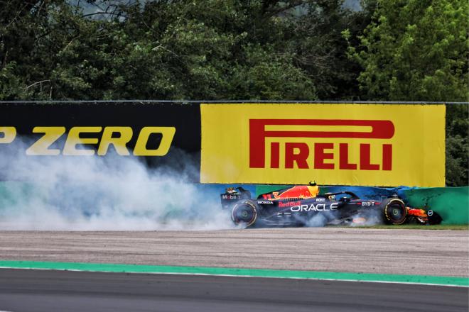 El accidente de 'Checo' Pérez en los Libres 1 del GP de Hungría (Foto: Cordon Press)