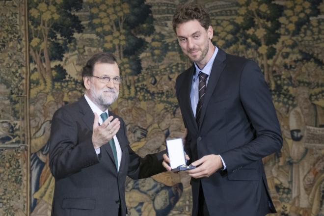 Rajoy, con Pau Gasol.