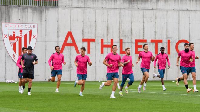 La plantilla bilbaína se entrena en Lezama antes de medirse al Real Madrid en San Mamés (Foto: Athletic Club).