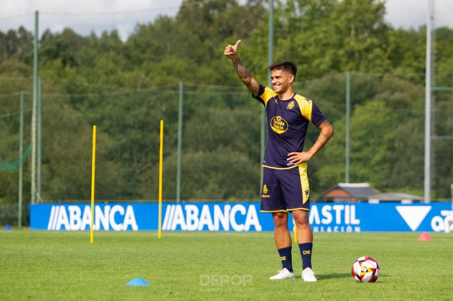 Kuki Zalazar busca un hueco en el nuevo Deportivo (Foto: RCD)