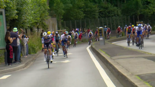 Los ciclistas miraban el radar extrañados (Redes Tour de Francia).