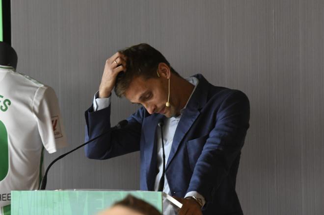 Canales rompe a llorar en su despedida (Foto: Kiko Hurtado).