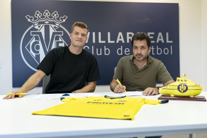 Alexander Sorloth ha firmado con el Villarreal hasta 2028 (Foto: Villarreal).