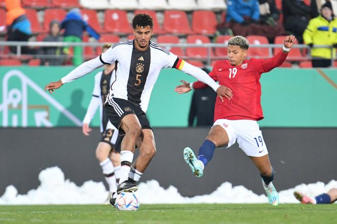 Bryan Fiabema con la selección sub 20 de Noruega (Foto: Cordon Press).