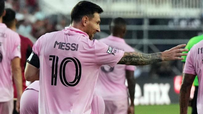 Leo Messi celebrando uno de sus goles en su segundo partido en MLS.
