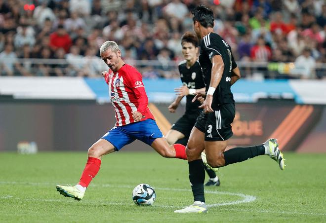 Antoine Griezmann dispara en el K League-Atlético de Madrid (Foto: ATM).