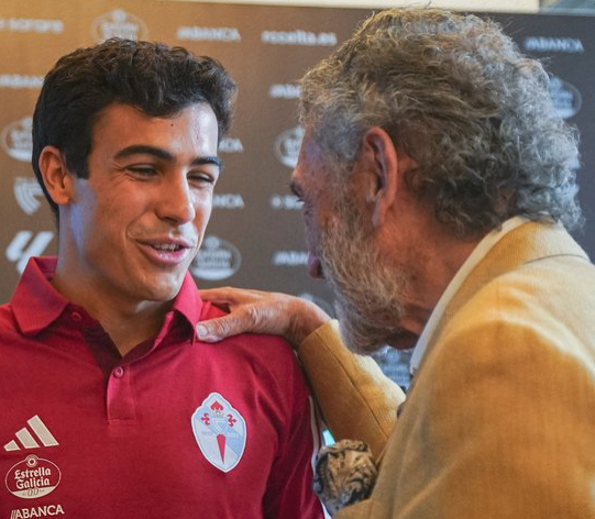 Manu Sánchez con Carlos Mouriño (Foto: RC Celta).