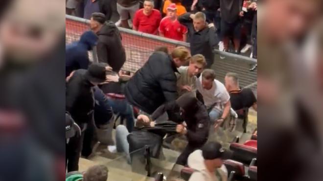 La pelea entre los aficionados del Twente y el Hammarby.