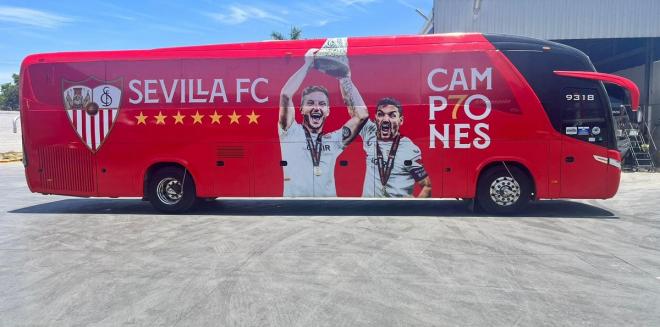 El autobús del Sevilla, en México (Foto: SFC).