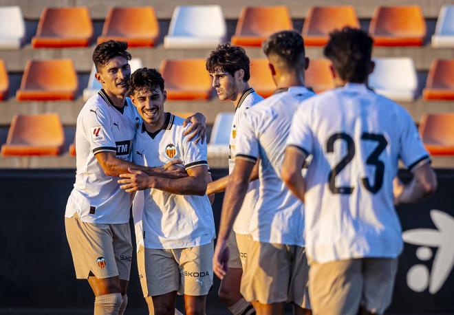 Almeida estrenó el '10' con gol en el Valencia - Nàstic