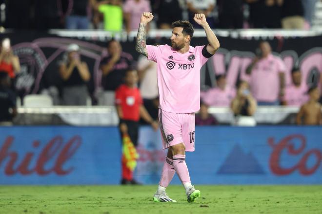 Leo Messi celebrando uno de sus goles ante Orlando City.