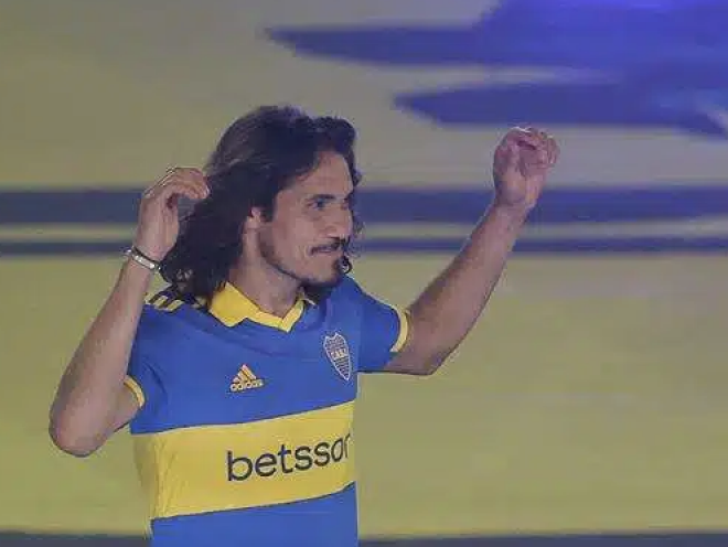 Cavani desató la locura en su presentación con Boca Juniors