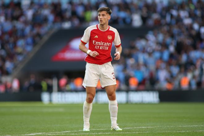 Kieran Tierney ante el City. (Foto: Cordon Press)