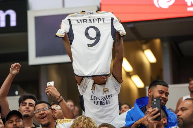 Camiseta de Mbappé en el Real Madrid.