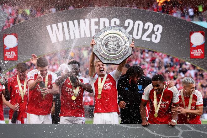 El Arsenal celebra el título logrado ante el City.