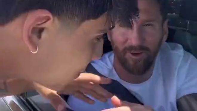 Leo Messi y el beso a un aficionado que se lo pidió: la cara del argentino es un poema