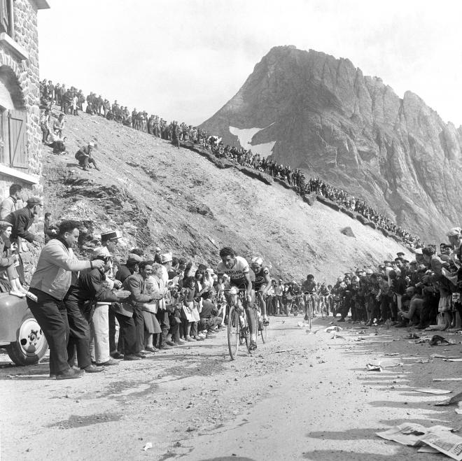Bahamontes, durante una etapa del Tour de 1963 (Foto: cordon press)
