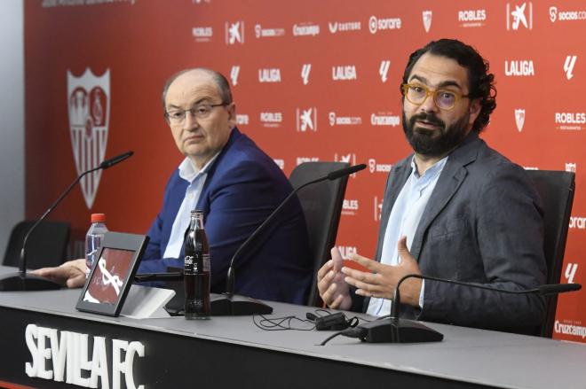José Castro y Víctor Orta, en la presentación de Djibril Sow con el Sevilla FC (Foto: Kiko Hurtado).