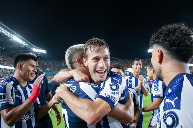 Sergio Canales, celebrando la victoria contra Tigres (@rayados)