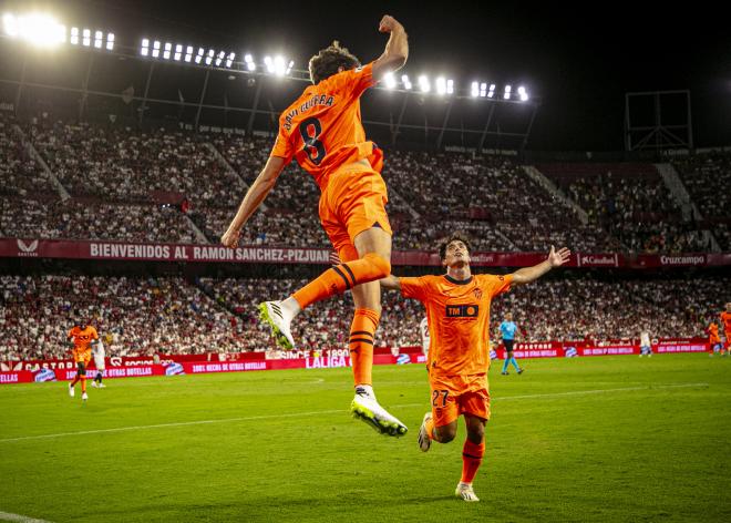 Javi Guerra celebra el gol de la victoria en Sevilla (Foto: VCF)