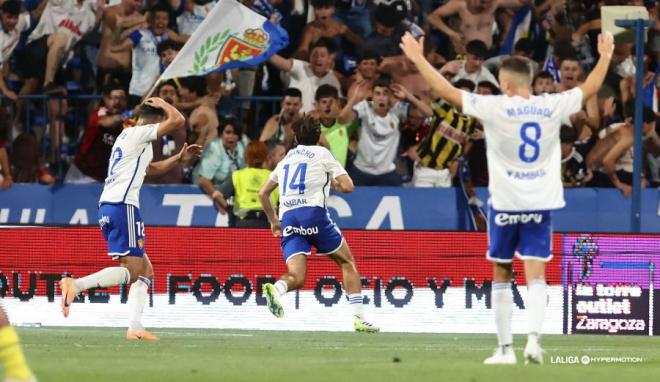 Celebración del gol de Francho Serrano en La Romareda (Foto: LaLiga).jpeg