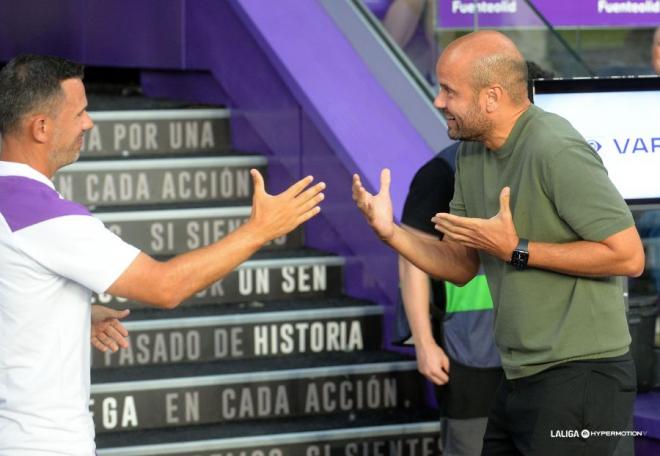 Ramírez saluda al técnico rival en el José Zorrilla (Foto: LaLiga).