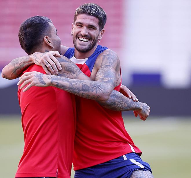 Rodrigo de Paul y Ángel Correa, en una sesión del Atlético de Madrid (Foto: ATM).