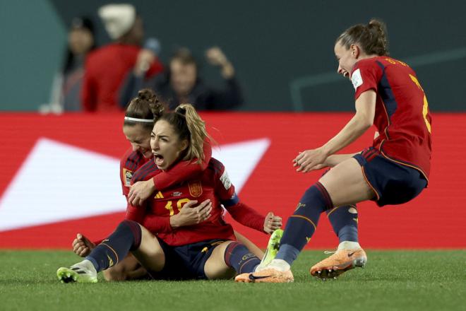 Olga Carmona celebra su gol en el España-Suecia (Foto: EFE).