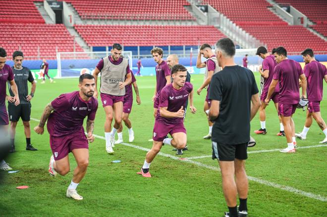 Suso y Pedrosa, junto a Mendilibar, en la última sesión previa a la Supercopa (Foto: Cordon Press