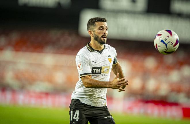 Gayà contra la UD Las Palmas. (Foto: Valencia CF)
