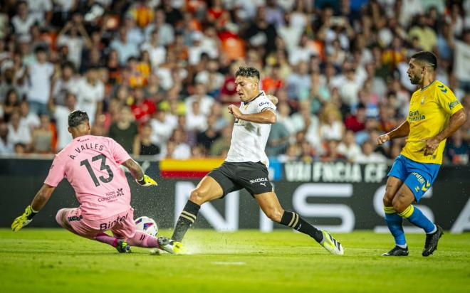 Hugo Duro contra Las Palmas. (Foto: Valencia CF)